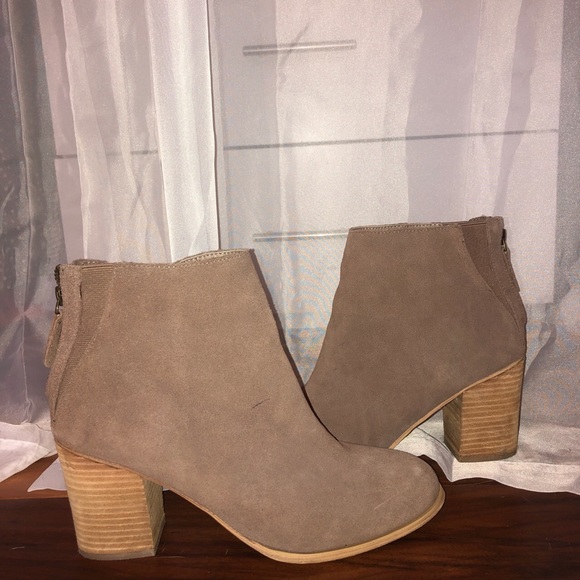 Tan Booties ! - Picture 3 of 4